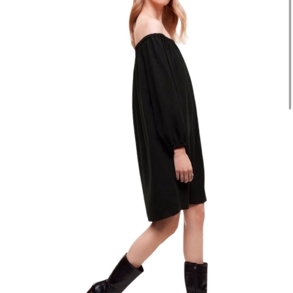 EUC Aritzia Wilfred Duree black off the shoulder dress with pockets. Black